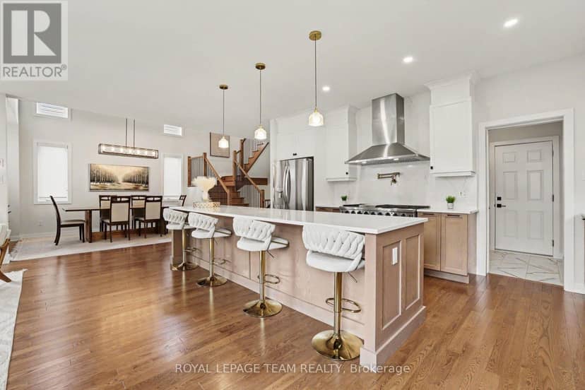 747 Petanque Crescent — photo 10 of 40