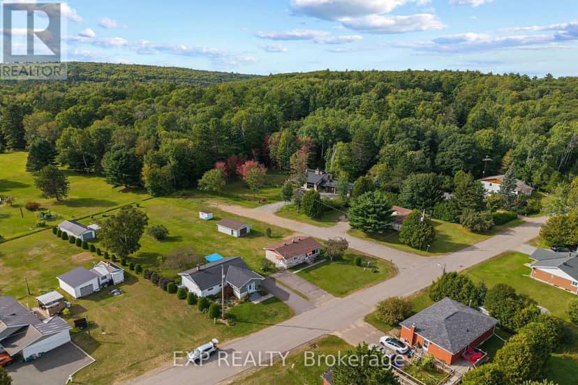 17 Casey Street, Madawaska Valley, photo 5
