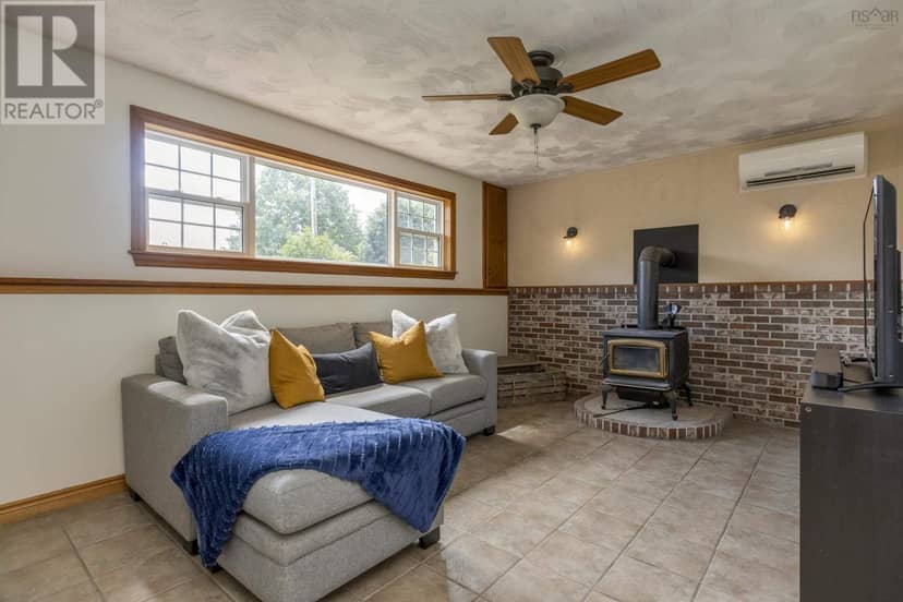 867 Julie Drive — photo 24 of 40
