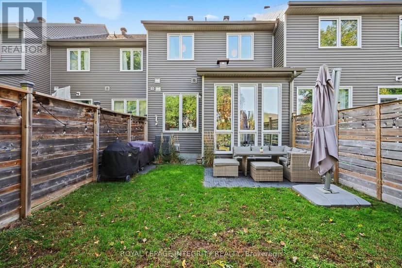 286 Fergus Crescent — photo 29 of 33