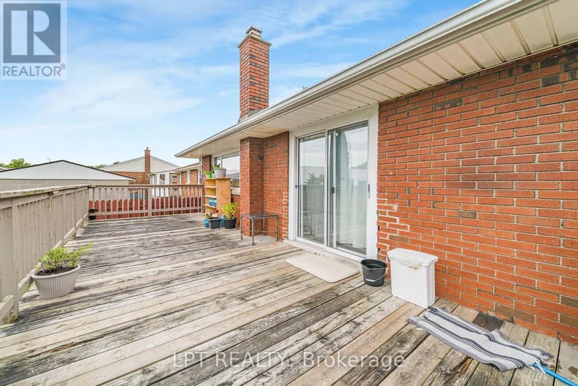 7156 Warden Avenue — photo 28 of 35