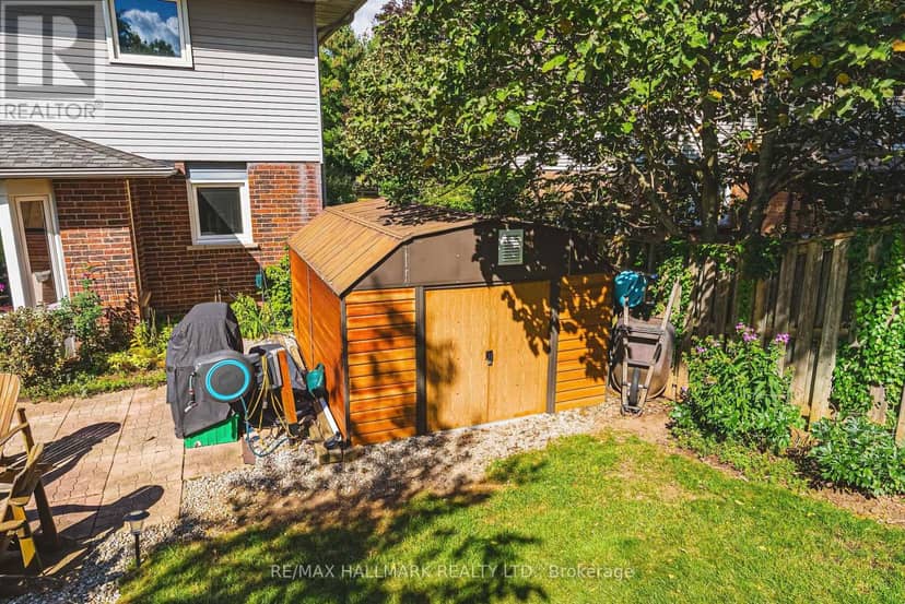 427 Melanie Crescent — photo 35 of 36
