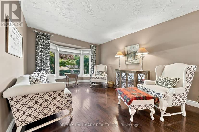 427 Melanie Crescent — photo 6 of 36
