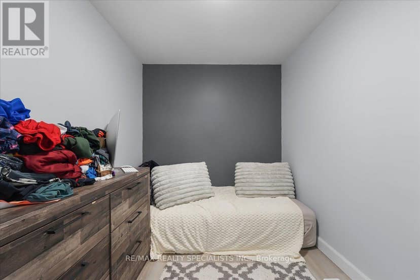 12 Wardell Crescent — photo 23 of 40