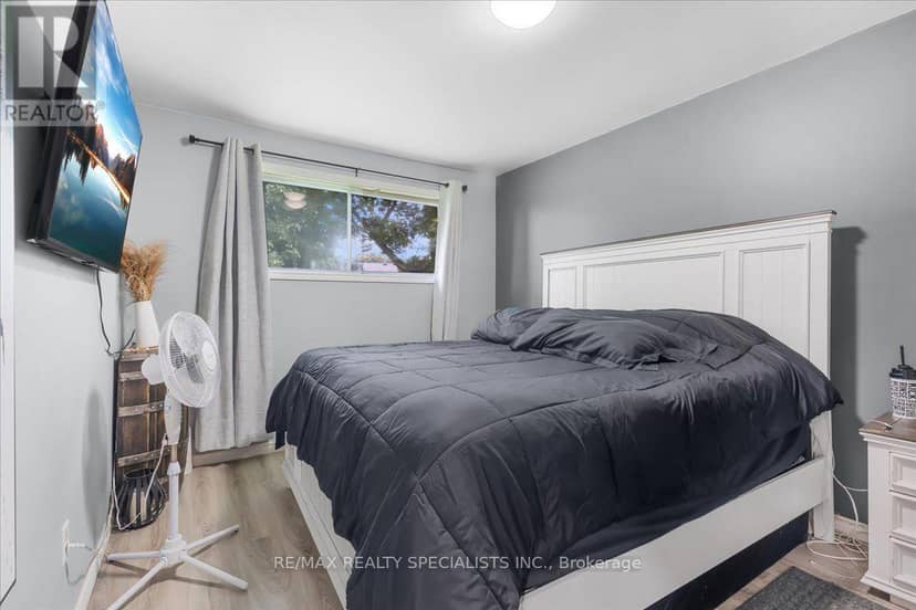 12 Wardell Crescent — photo 20 of 40