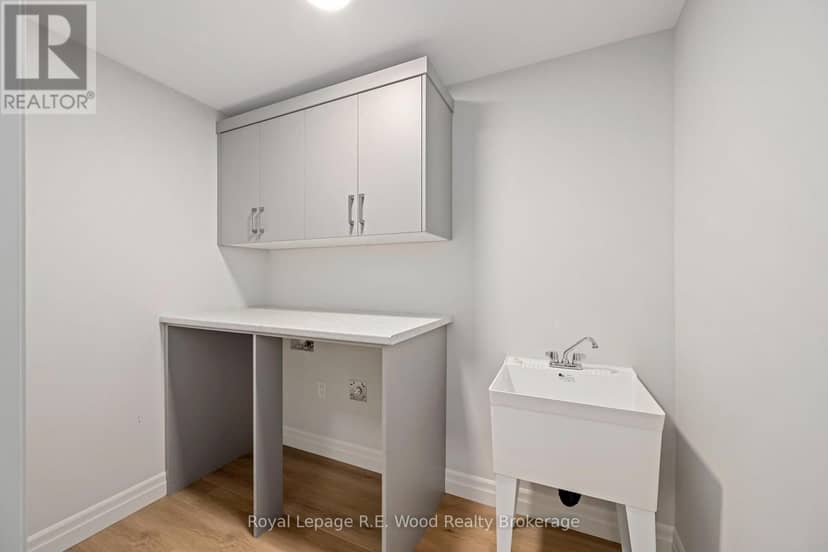 11 Hoylake Road — photo 5 of 33