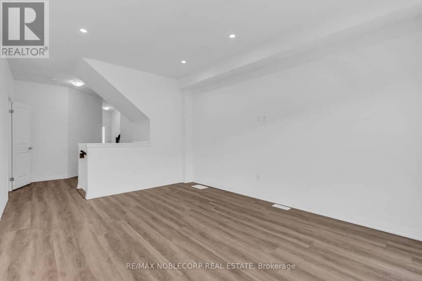 7396 Matteo Drive — photo 11 of 33