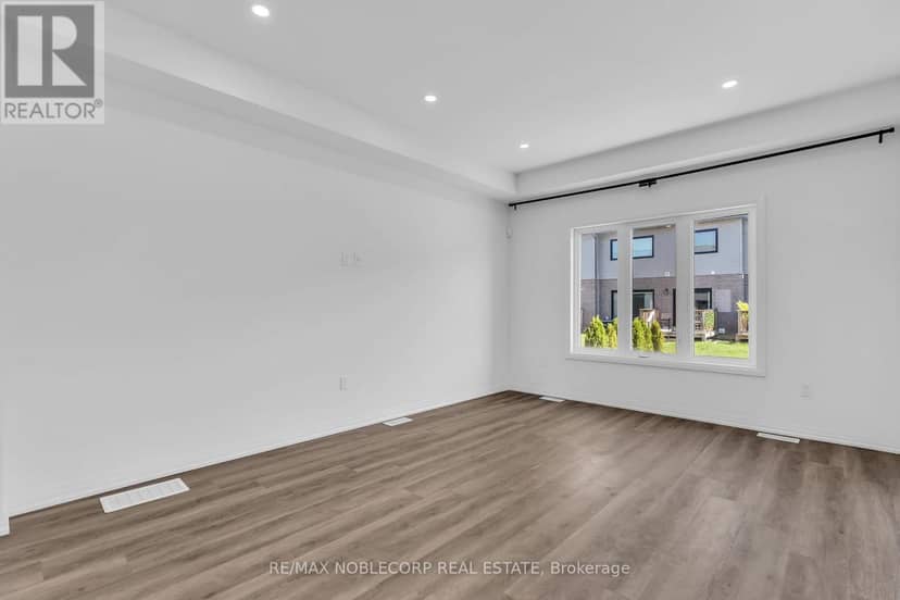 7396 Matteo Drive — photo 10 of 33