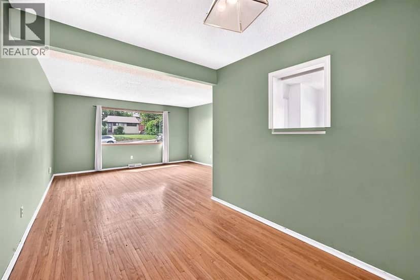 416 & 418 33 Avenue NE — photo 12 of 39