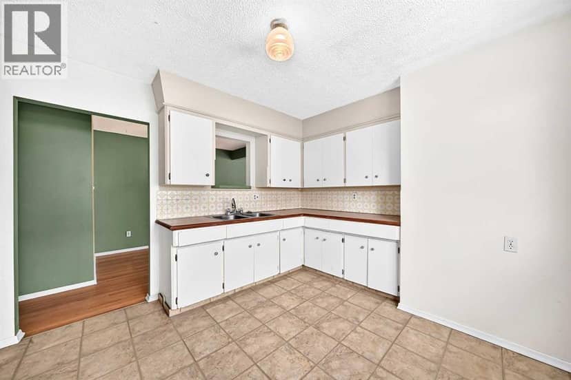 416 & 418 33 Avenue NE, Calgary, photo 7