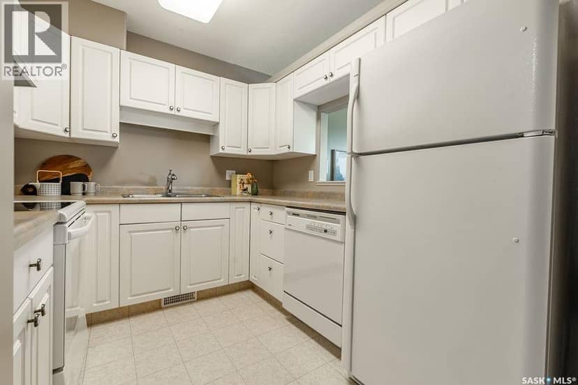 5 102 Willow Street — photo 9 of 36