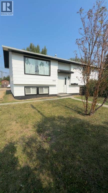 10132 102 Avenue, Grande Prairie, photo 2