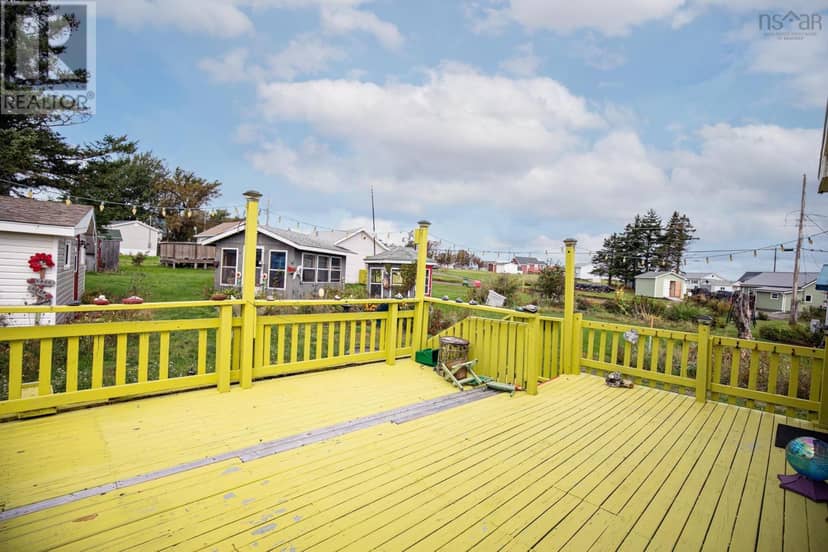 10 Hollis Lane — photo 14 of 24