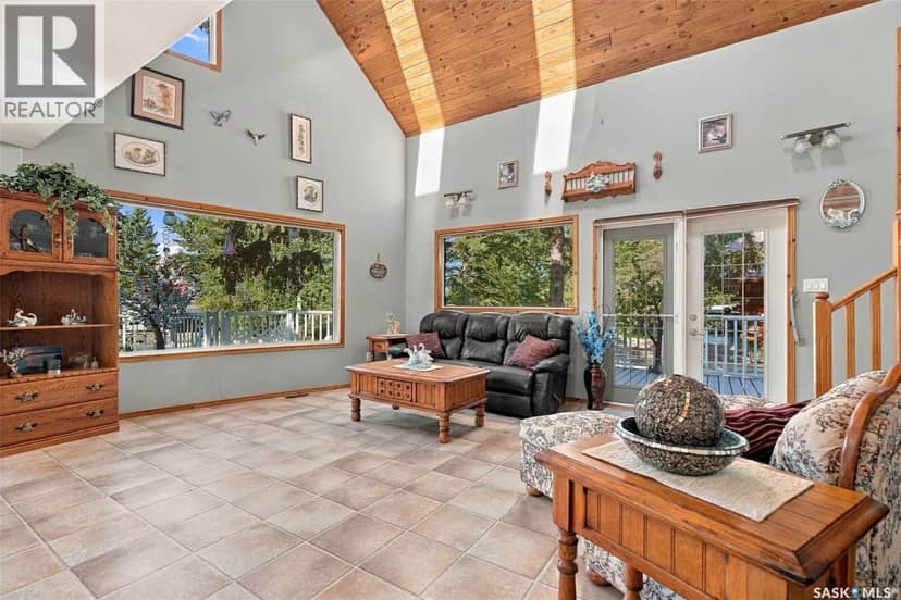 8 Lakeview DRIVE — photo 15 of 40