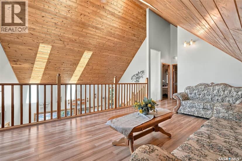 8 Lakeview DRIVE — photo 33 of 40