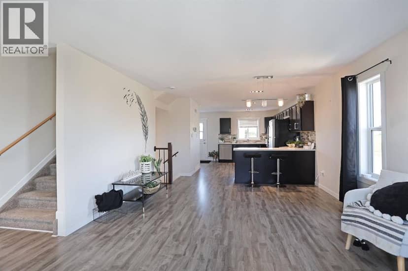 347 17 Street E — photo 9 of 40