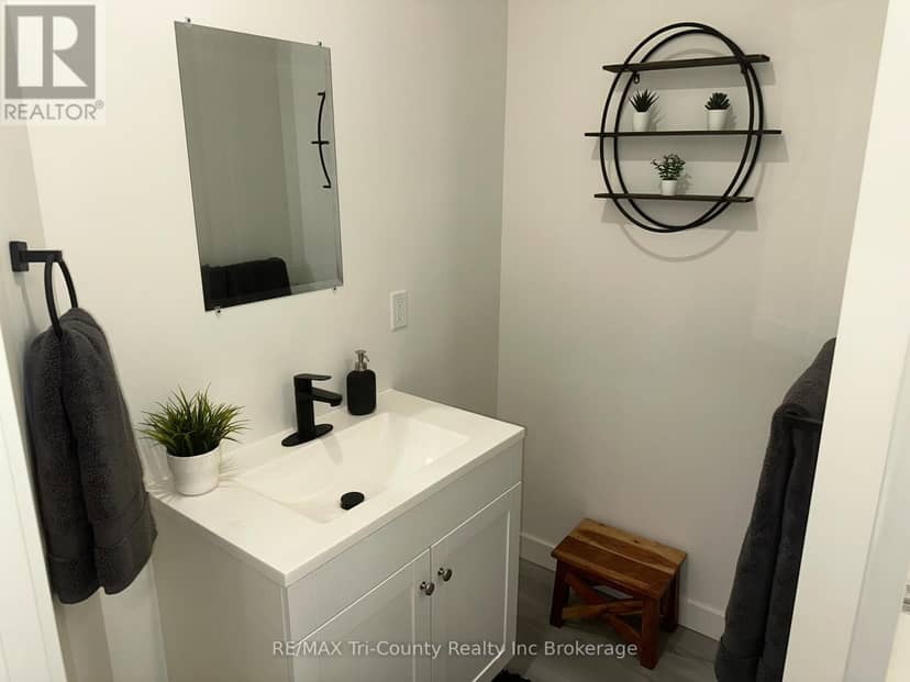 719 Elias Street — photo 16 of 35