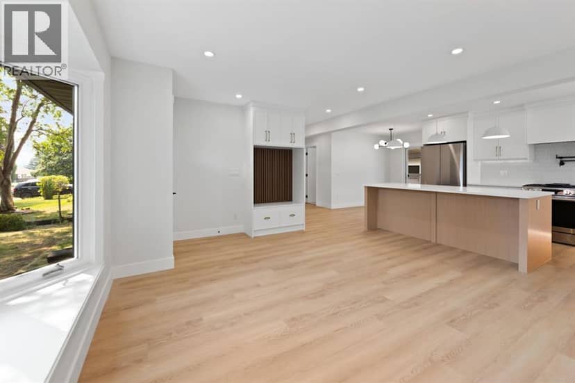 439 Arlington Drive SE — photo 14 of 40