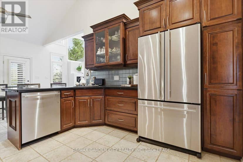 38 Addison Drive — photo 9 of 40