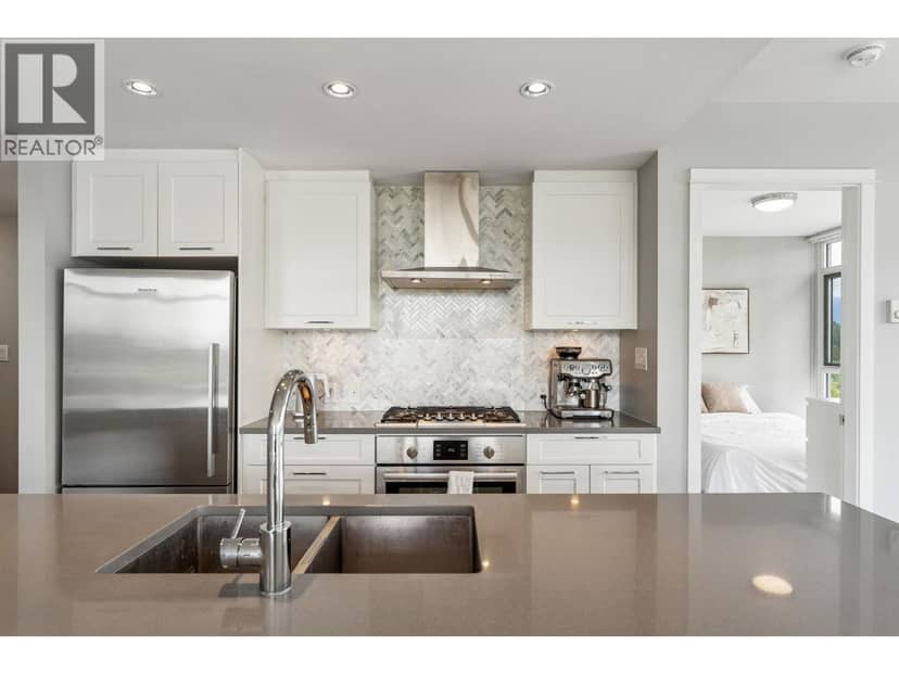 2107 520 COMO LAKE AVENUE, Coquitlam, photo 6