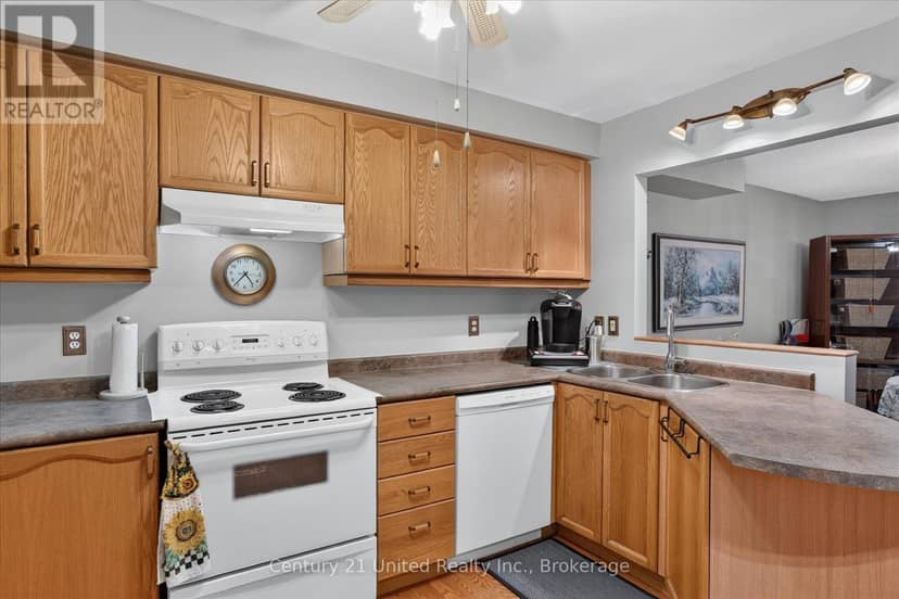1392 Lillico Crescent — photo 10 of 40