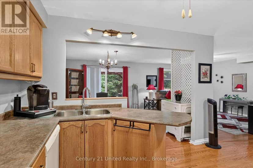 1392 Lillico Crescent — photo 11 of 40