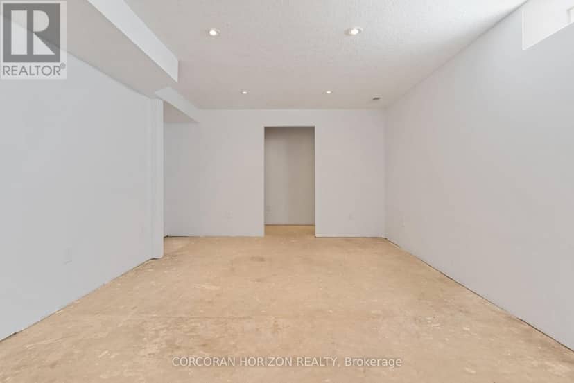 63 Cedarhill Crescent — photo 33 of 40