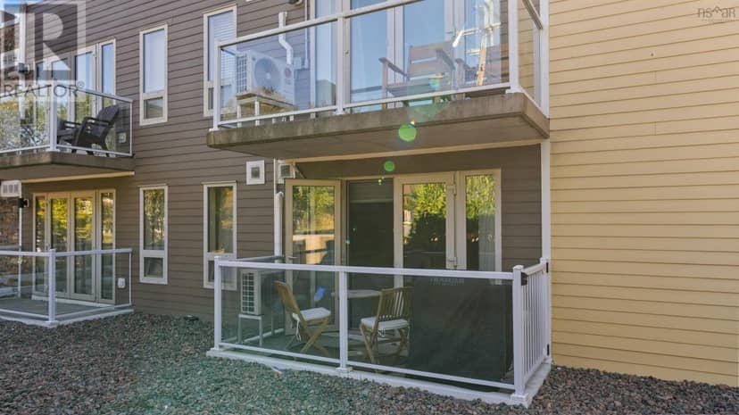 607 200 Crown Drive — photo 2 of 40