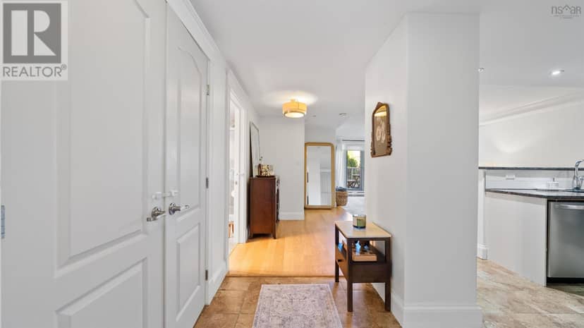 607 200 Crown Drive — photo 6 of 40