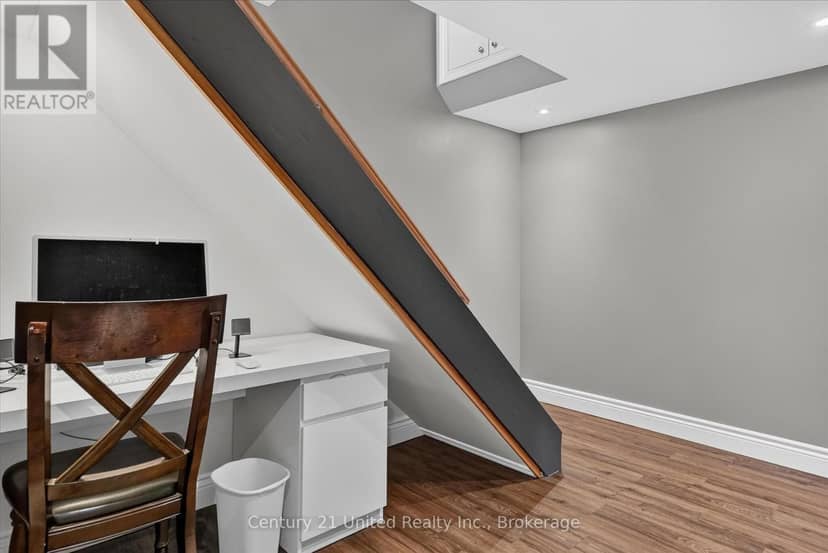 537 Montcalm Drive — photo 33 of 40