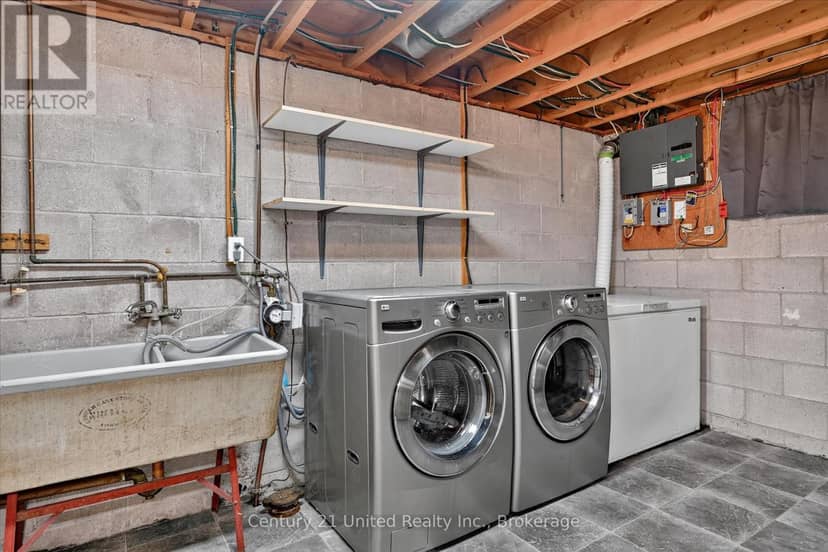 537 Montcalm Drive — photo 38 of 40