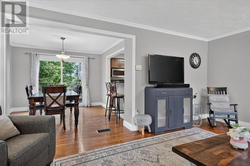 537 Montcalm Drive — photo 7 of 40