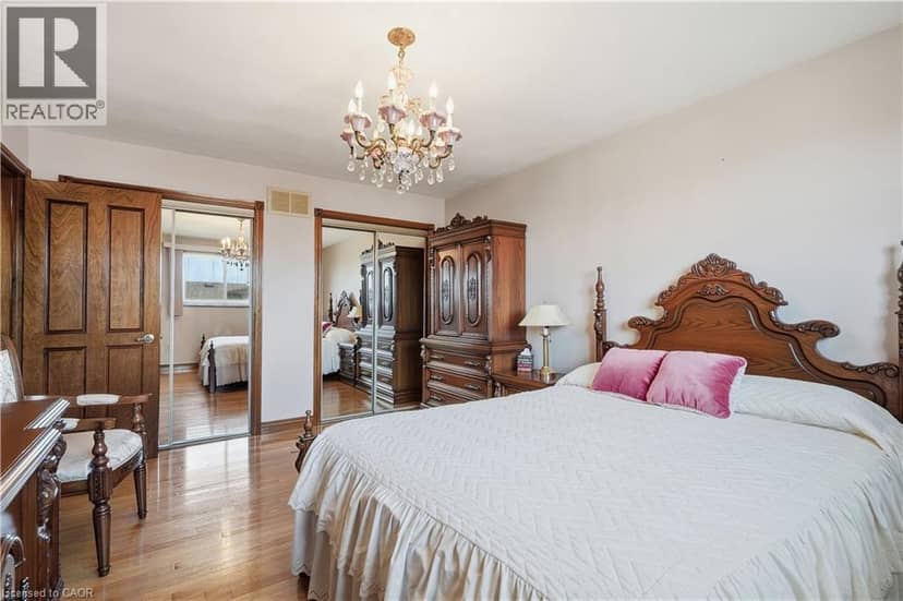 7 VINEHILL Drive — photo 26 of 40