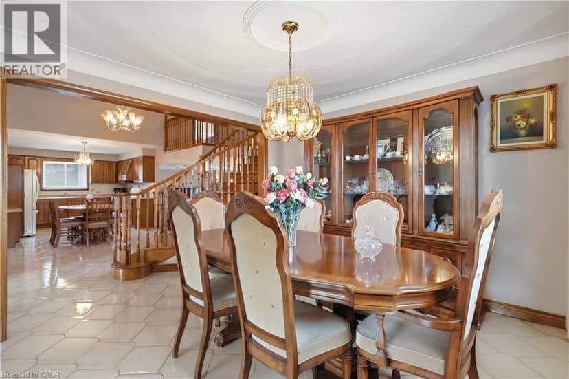7 VINEHILL Drive — photo 14 of 40