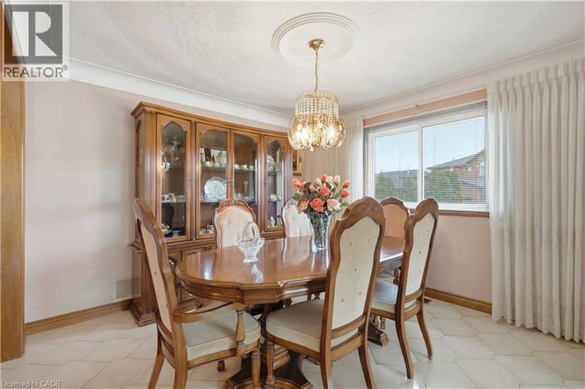 7 VINEHILL Drive — photo 17 of 40