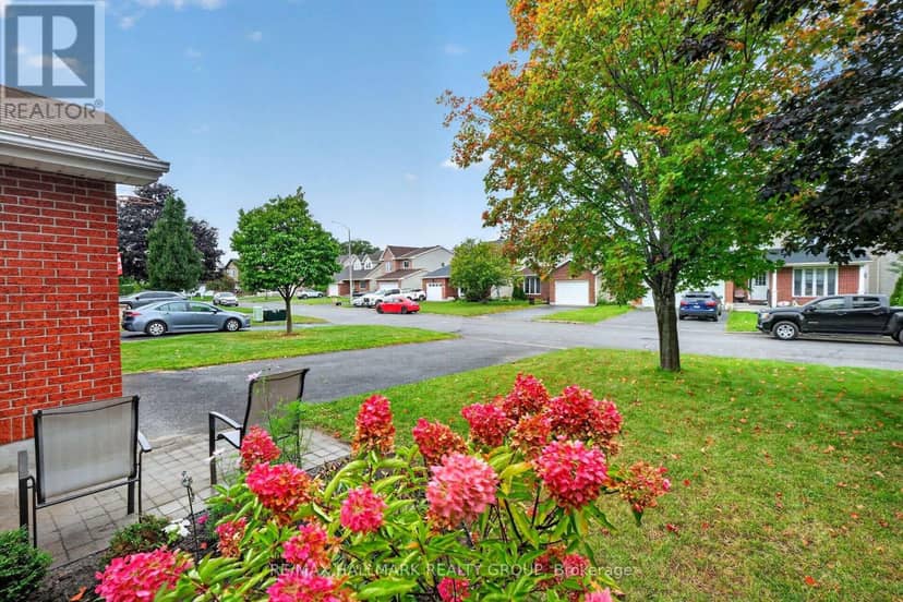 502 Rougemount Crescent, Ottawa, photo 2