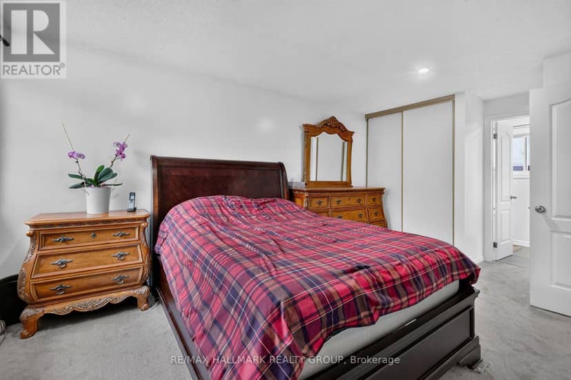502 Rougemount Crescent — photo 21 of 40
