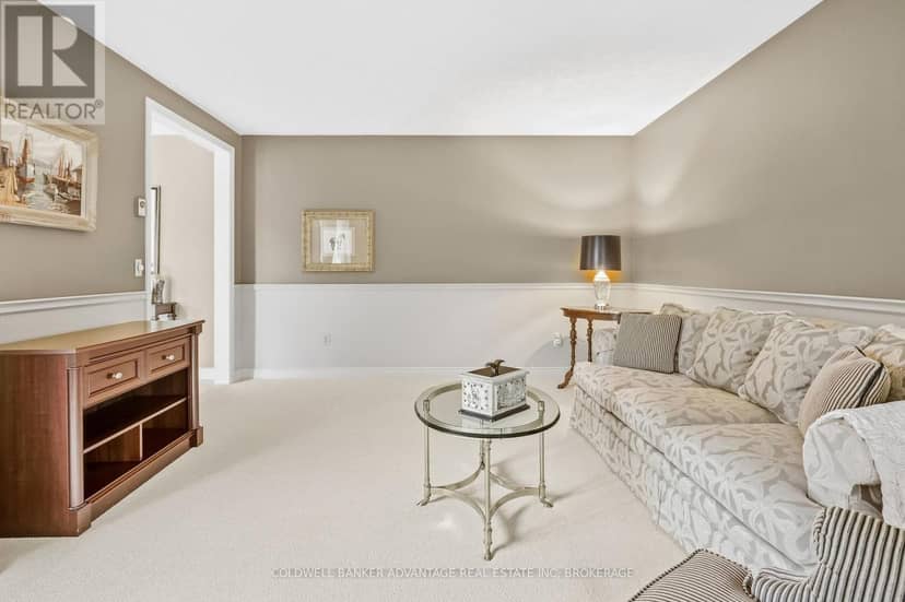 21 Thorncrest Road — photo 11 of 40