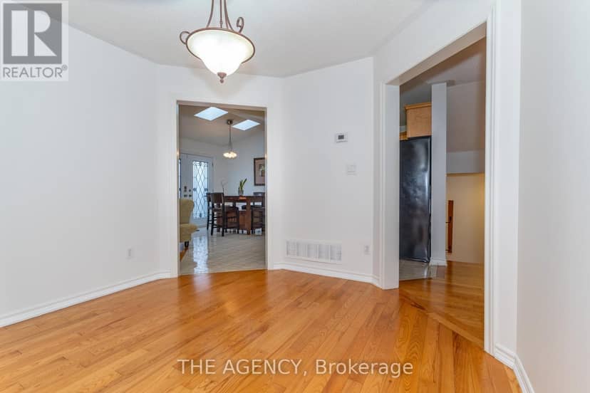 54 Thames Drive — photo 36 of 38