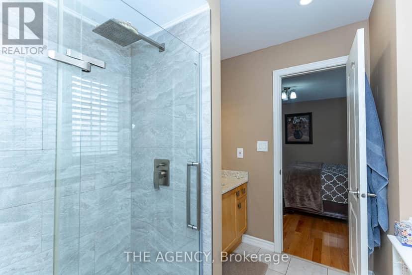 54 Thames Drive — photo 5 of 38