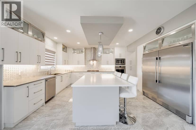 1140 Regency Crescent — photo 11 of 40