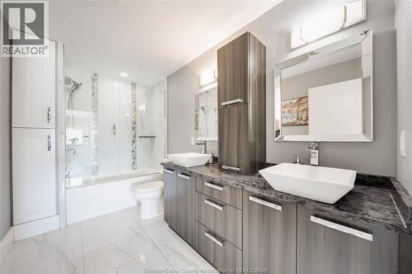 1140 Regency Crescent — photo 29 of 40