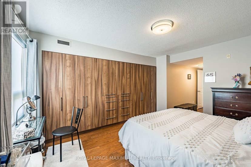 305 - 8026 Kipling Avenue — photo 27 of 40