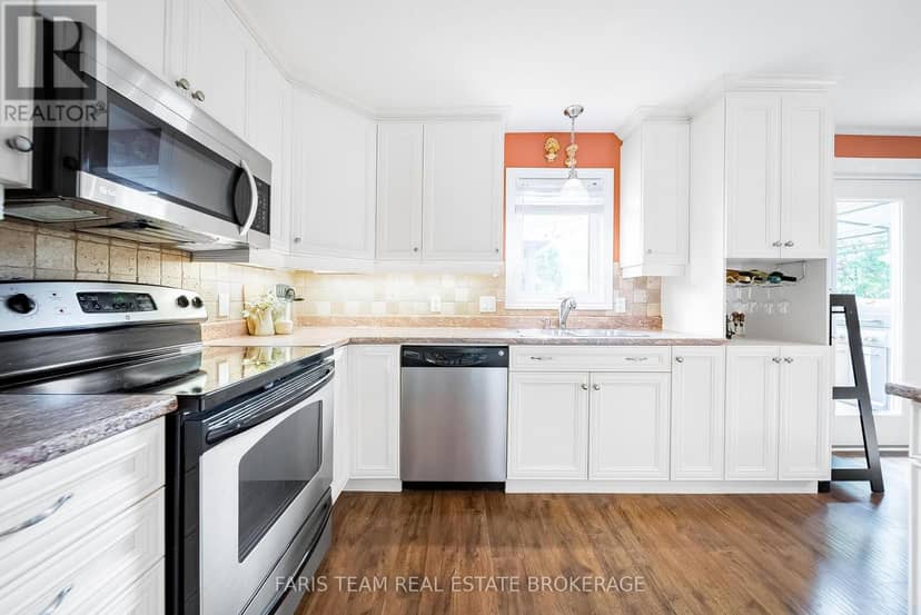 1 Bay Moorings Boulevard — photo 10 of 37