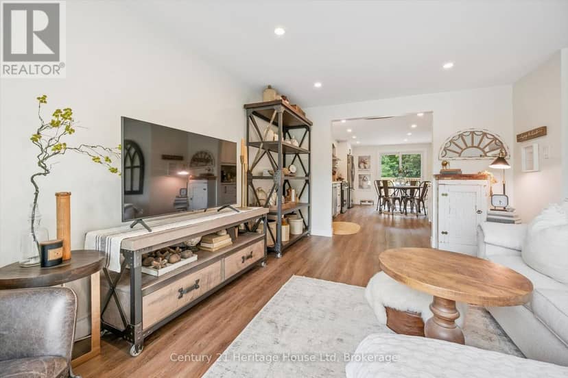 635 Hillview Road — photo 7 of 38