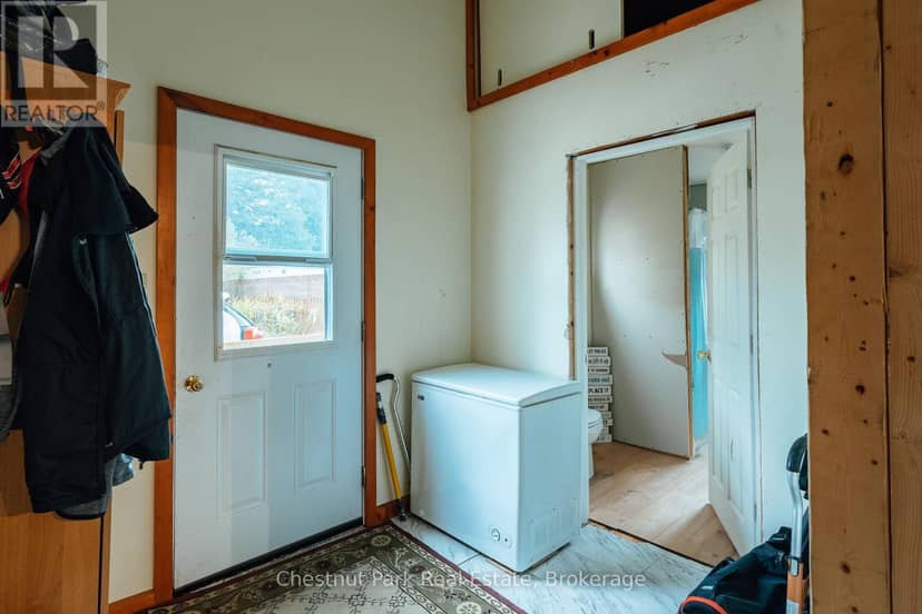 49 Queen Street E — photo 18 of 39