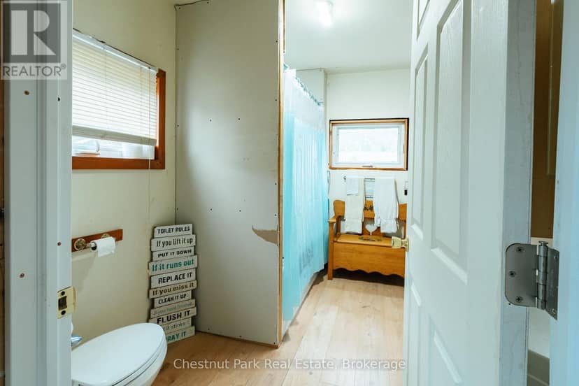 49 Queen Street E — photo 19 of 39