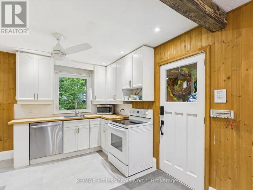 1037 Strawberry Bay Road — photo 14 of 40