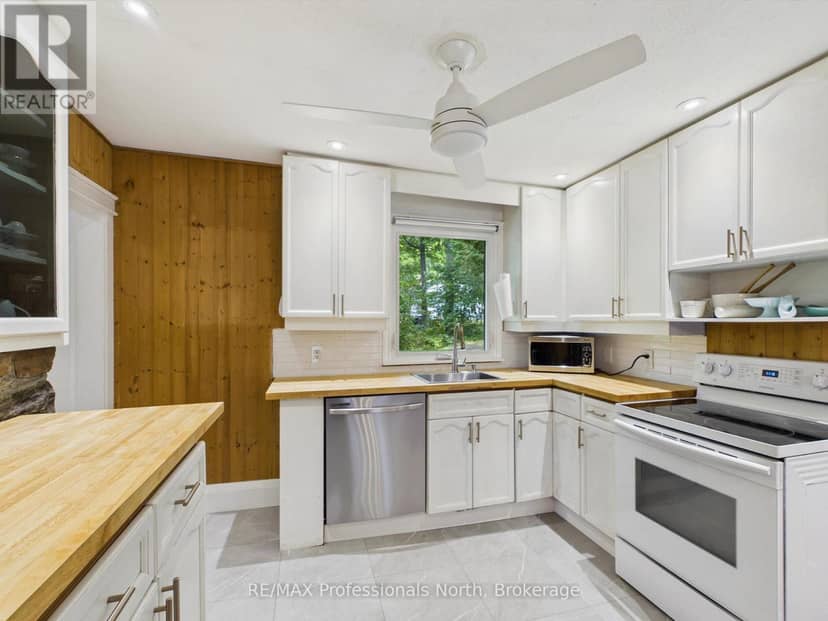 1037 Strawberry Bay Road — photo 15 of 40