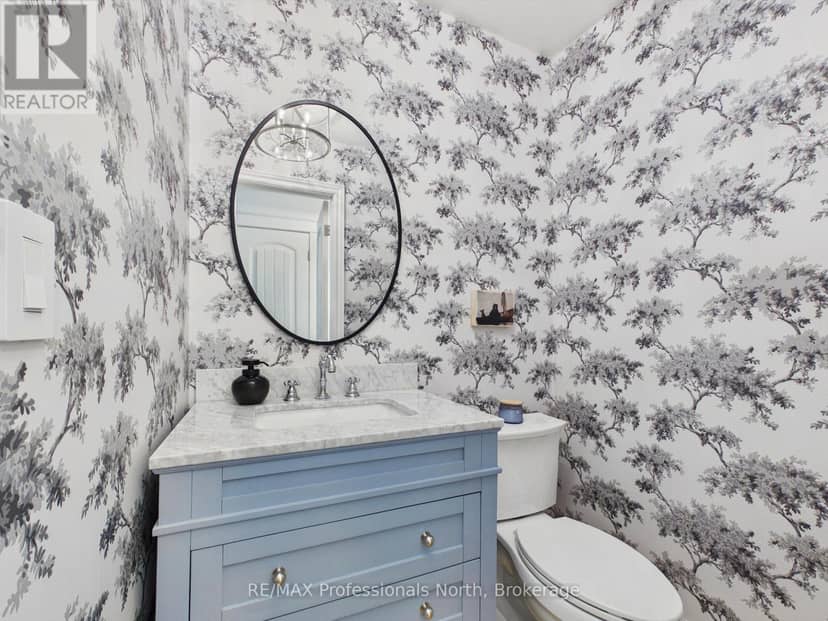 1037 Strawberry Bay Road — photo 36 of 40